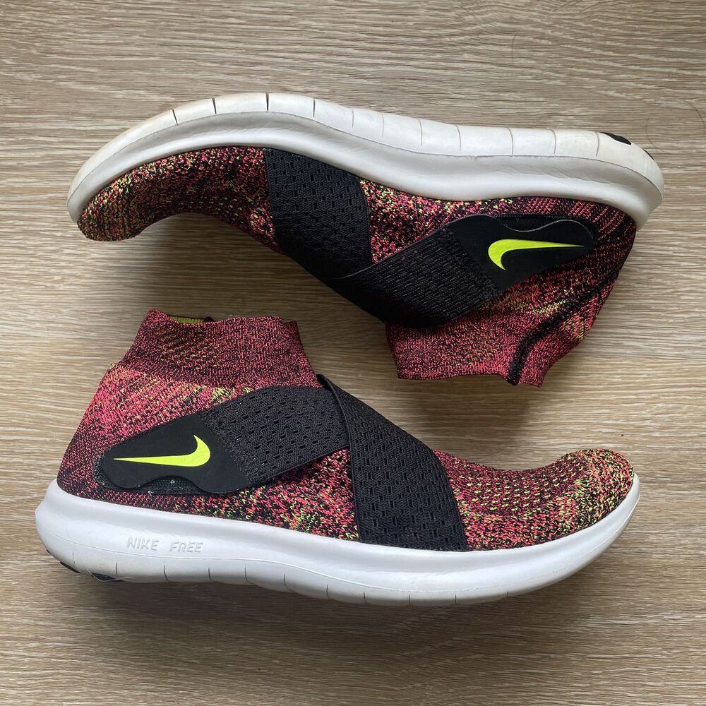 Nike Women's Free RN Motion Flyknit Sneakers